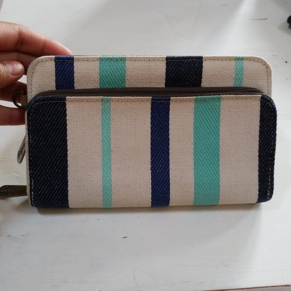 Thirty one wallet